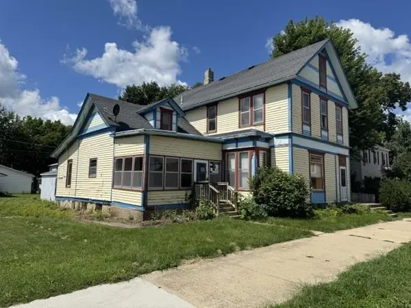 410 S 1st ST, Guttenberg, IA 52052