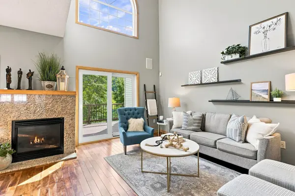1971 Andrew CT, Chanhassen, MN 55317