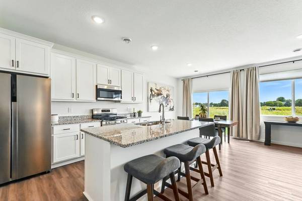576 Cedar DR, Lake City, MN 55041