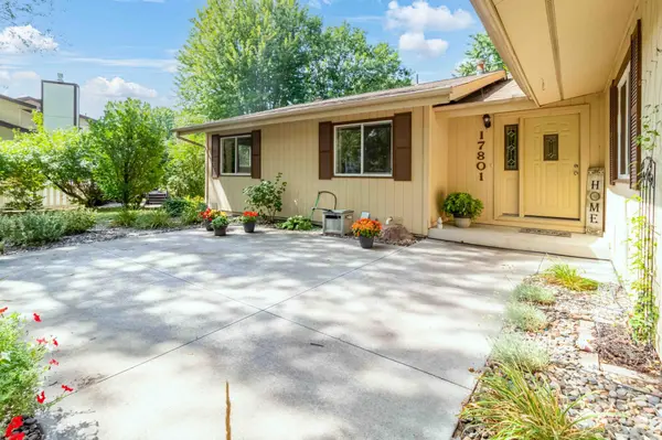 17801 Jaguar PATH, Lakeville, MN 55044