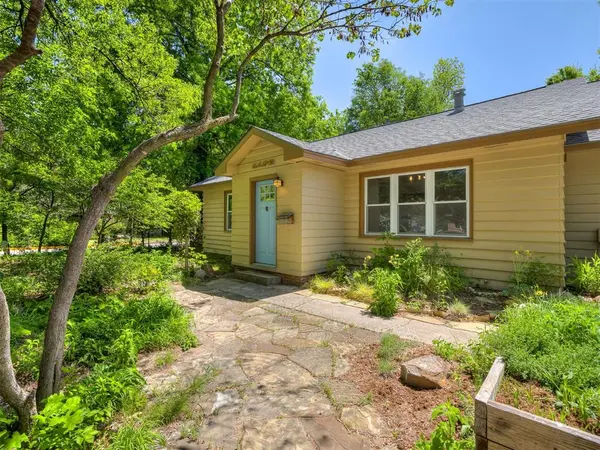 1102 McNamee ST, Norman, OK 73069