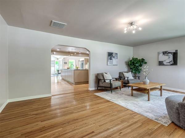 1102 McNamee ST, Norman, OK 73069