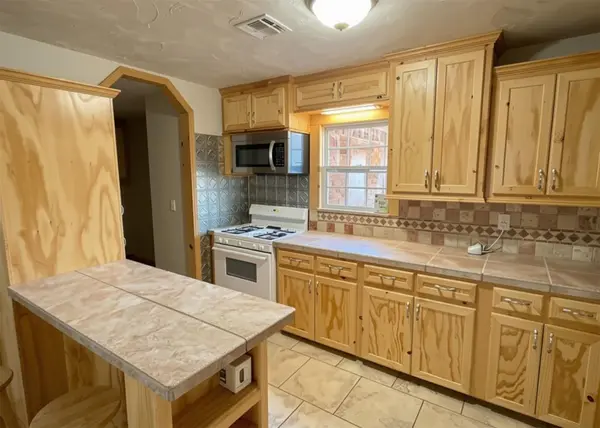 120 Thornton LN, Elk City, OK 73644