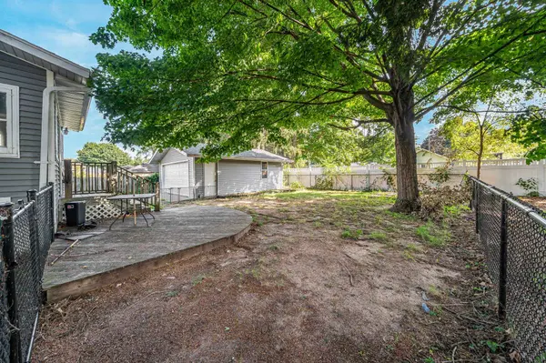 105 E SUMNER ST, Weyauwega, WI 58983