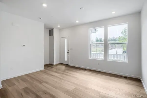 7675 S Mobile WAY, Centennial, CO 80016
