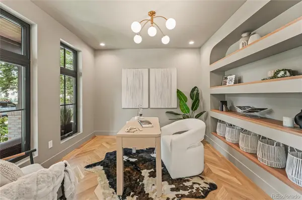 678 S Vine ST, Denver, CO 80209