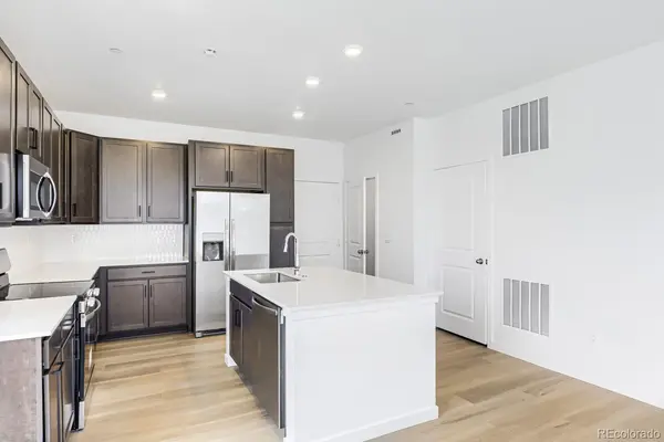 7649 S Cherokee CIR, Centennial, CO 80016