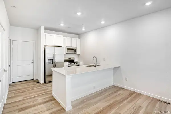 7667 S Mobile WAY, Centennial, CO 80016