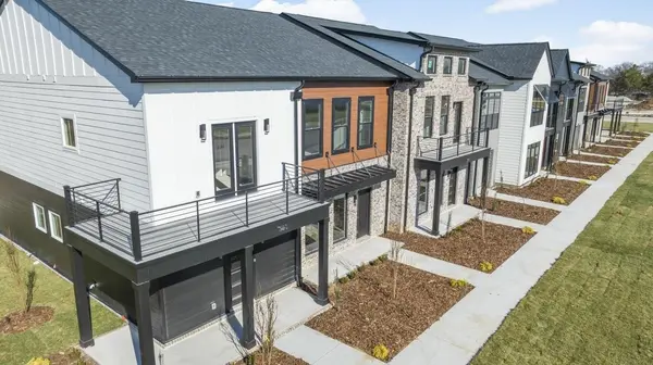 1360 Rebecca Johns Dr, Murfreesboro, TN 37128