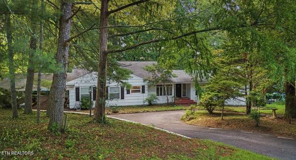 124 Orchard Circle, Oak Ridge, TN 37830