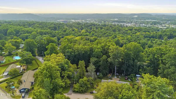 124 Orchard Circle, Oak Ridge, TN 37830