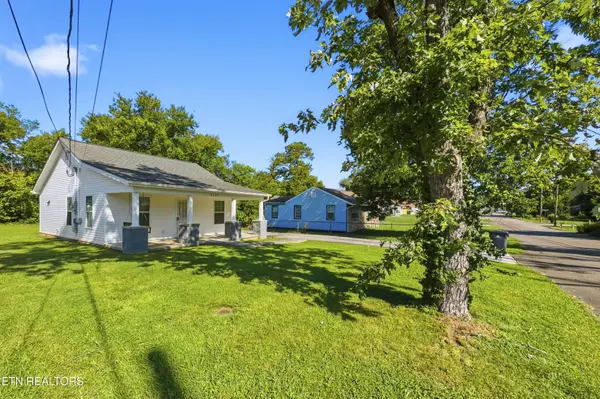 2609 NW Chillicothe St St, Knoxville, TN 37921