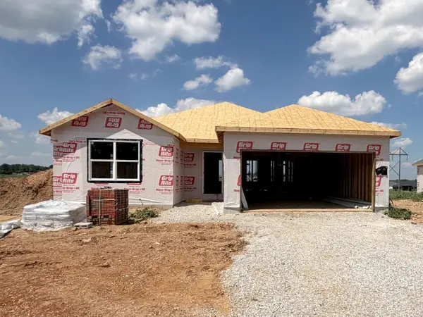 719 W Brook Hollow RD, Nixa, MO 65714