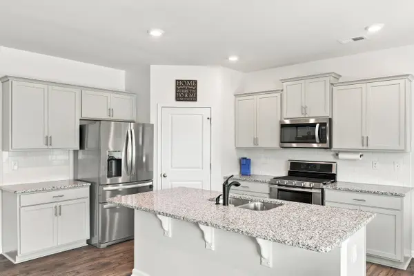 1054 Elmswell LN, Lyman, SC 29365-8602