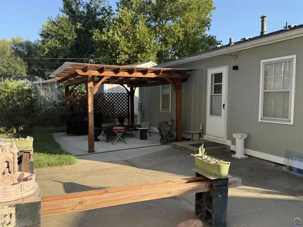 4700 SW 28th ST, Topeka, KS 66614