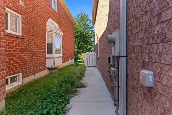 6192 Duford DR, Mississauga, ON L5V 1A5