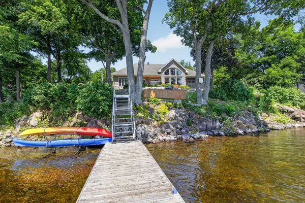 102 Heron LN, Beckwith, ON K7C 4L3
