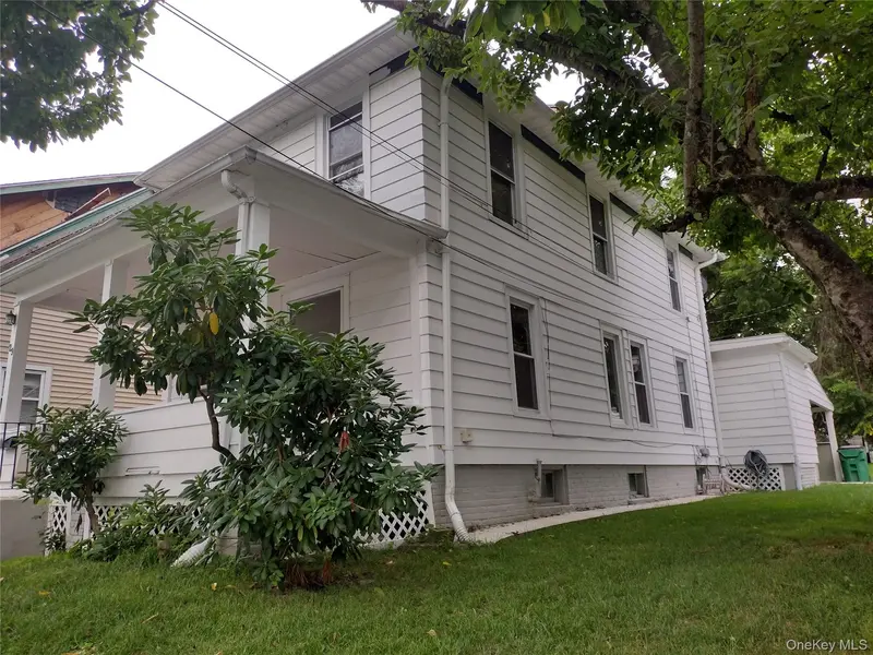 29 Kelsey RD, Poughkeepsie, NY 12601