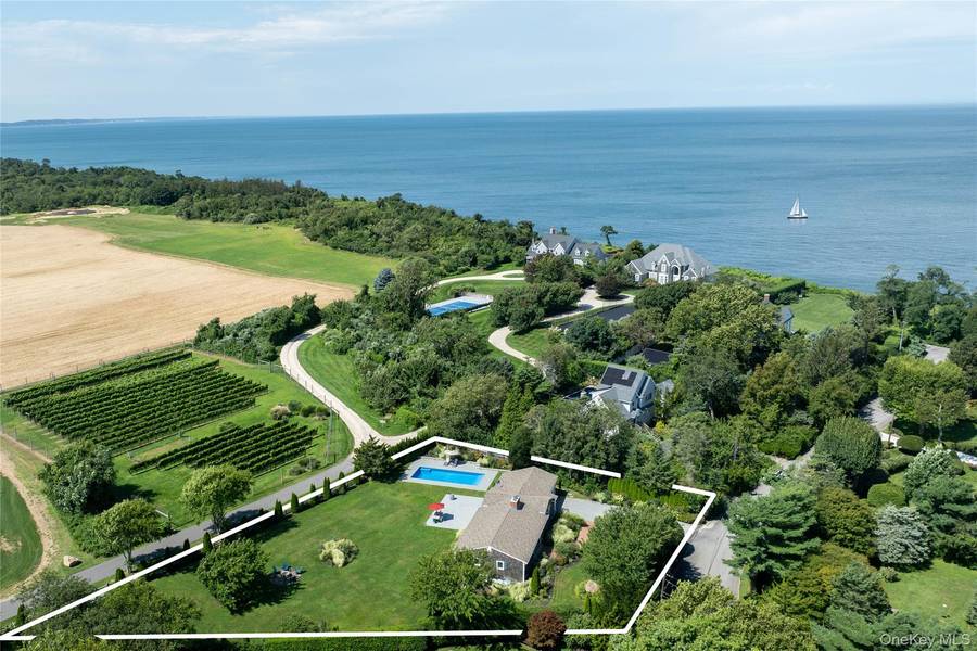 405 Birch LN, Cutchogue, NY 11935