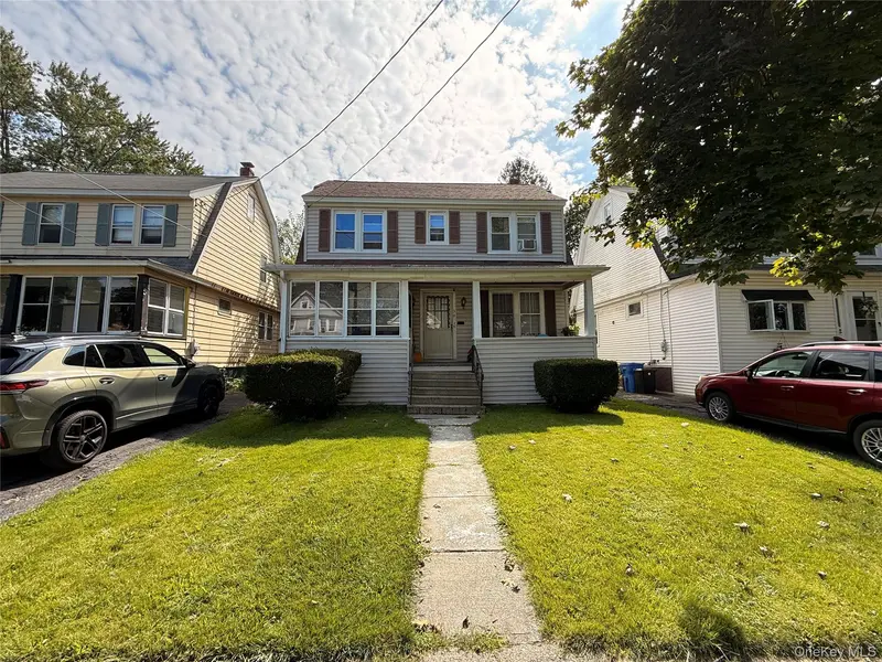 30 Bogart Ter, Colonie, NY 12202