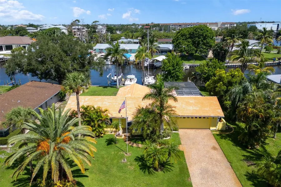 133 HOLLY AVE, Sarasota, FL 34243