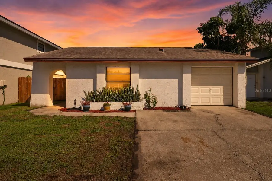 10311 CHADBOURNE DR, Tampa, FL 33624