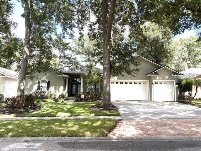 2203 VALRICO FOREST DR, Valrico, FL 33594