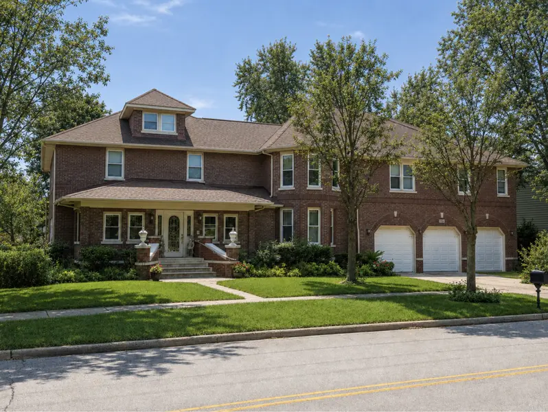 1506 Oswego RD #A, Naperville, IL 60540