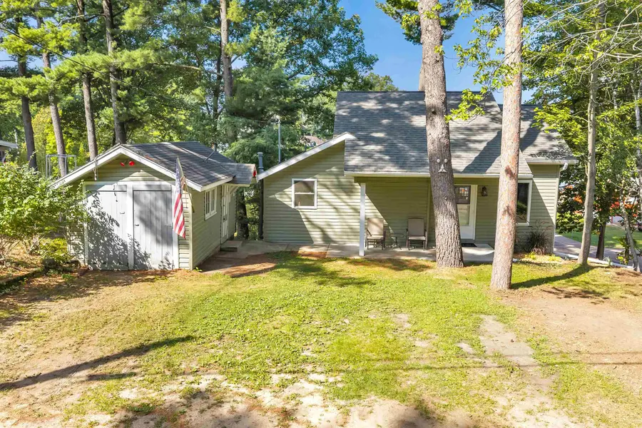N2521 CLEGHORN RD, Waupaca, WI 54981