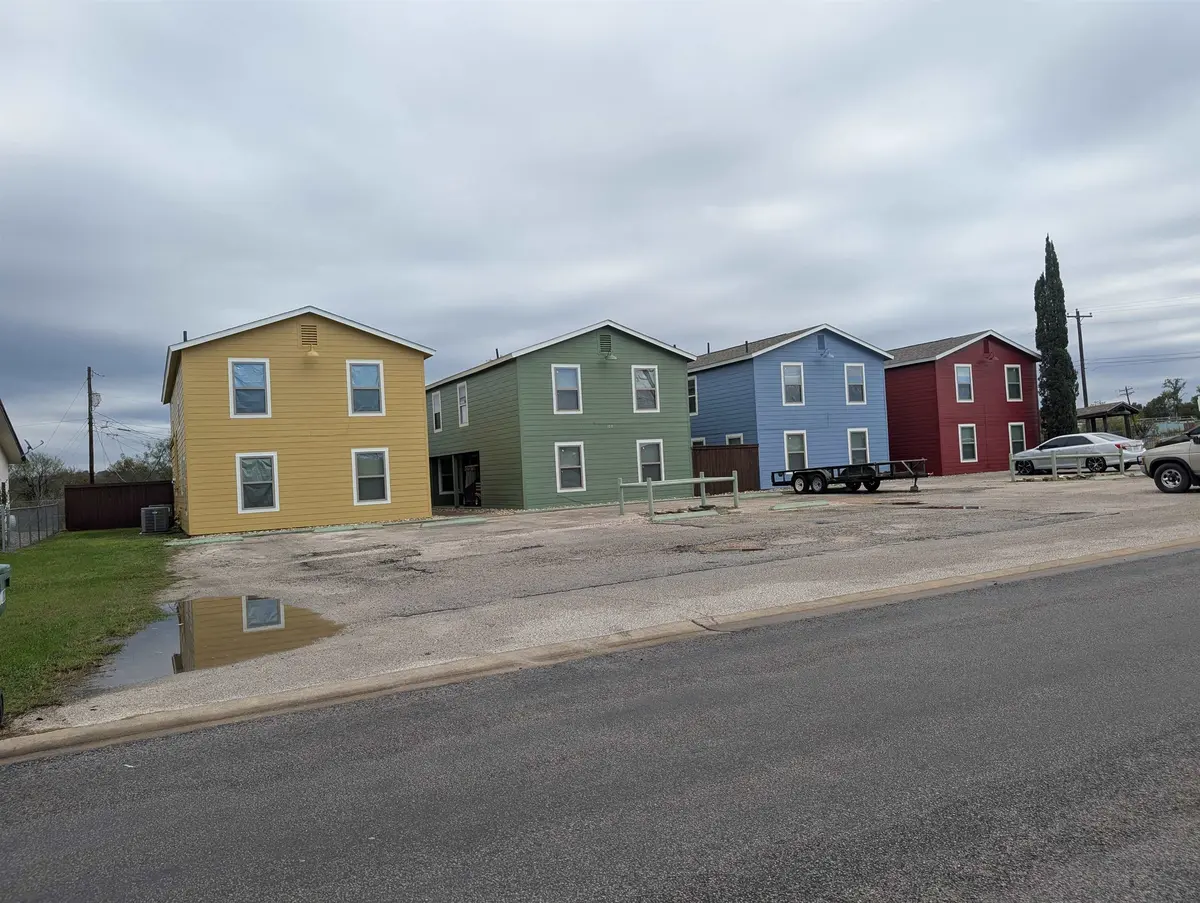 309 S Avenue S, Marble Falls, TX 78654