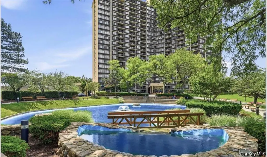 1 Bay Club DR #16W, Bayside, NY 11360