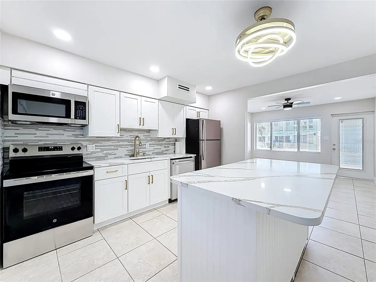 1840 SHORE DR S #5, South Pasadena, FL 33707