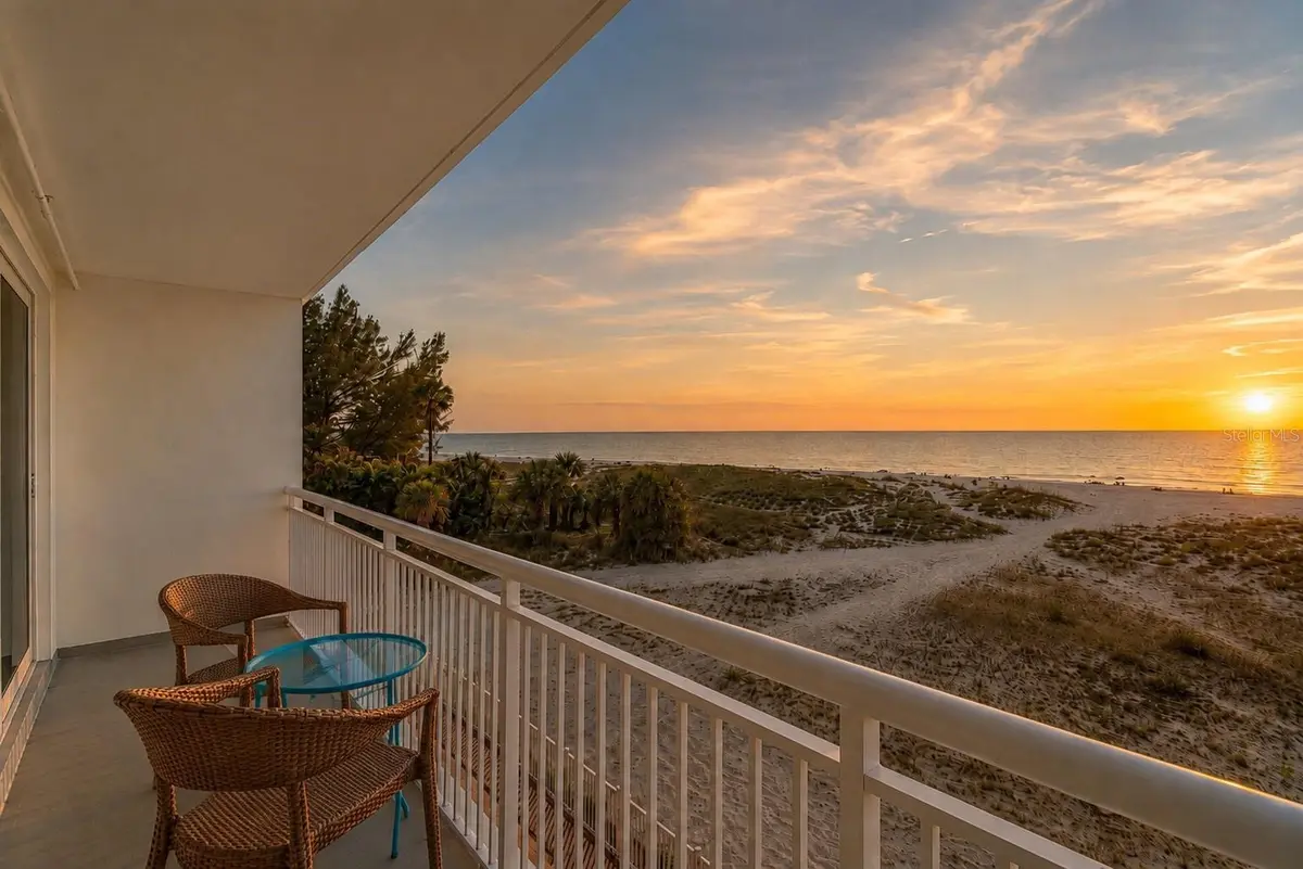 10116 GULF BLVD #201W, Treasure Island, FL 33706