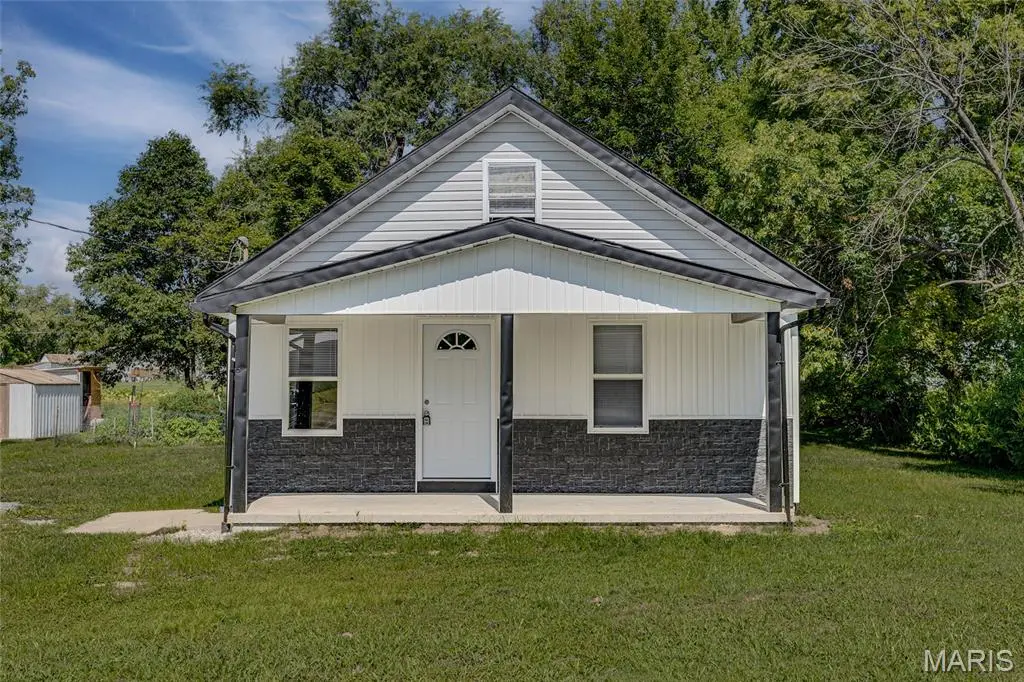 3037 Highway 221, Doe Run, MO 63637