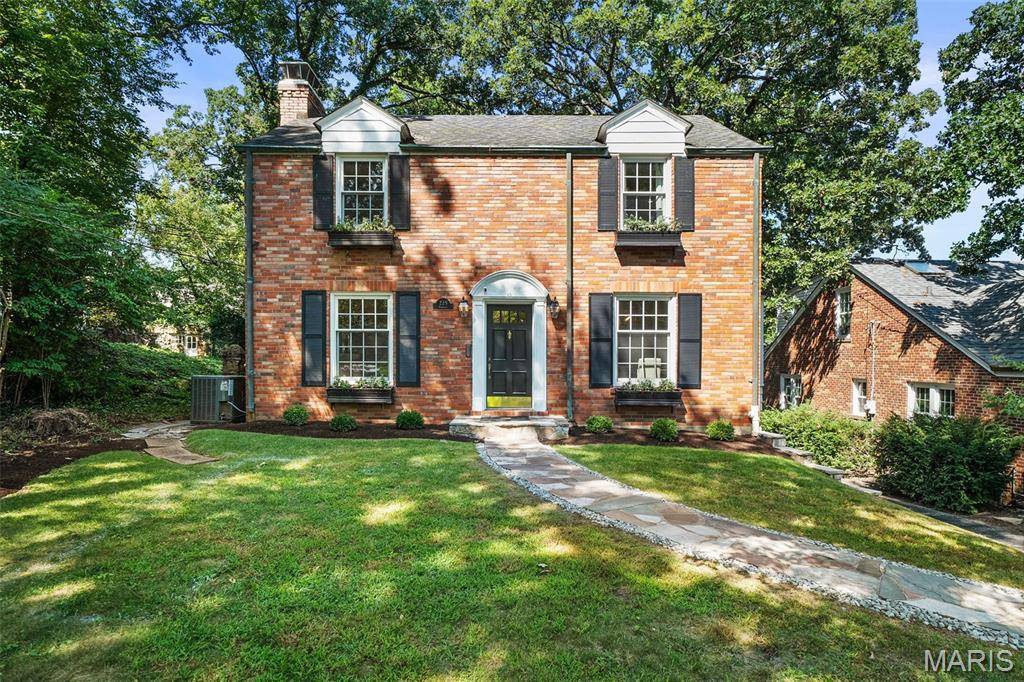 225 Parkland AVE, Glendale, MO 63122