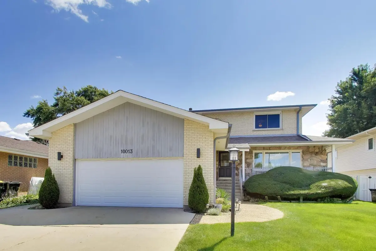 10013 Hope DR, Rosemont, IL 60018