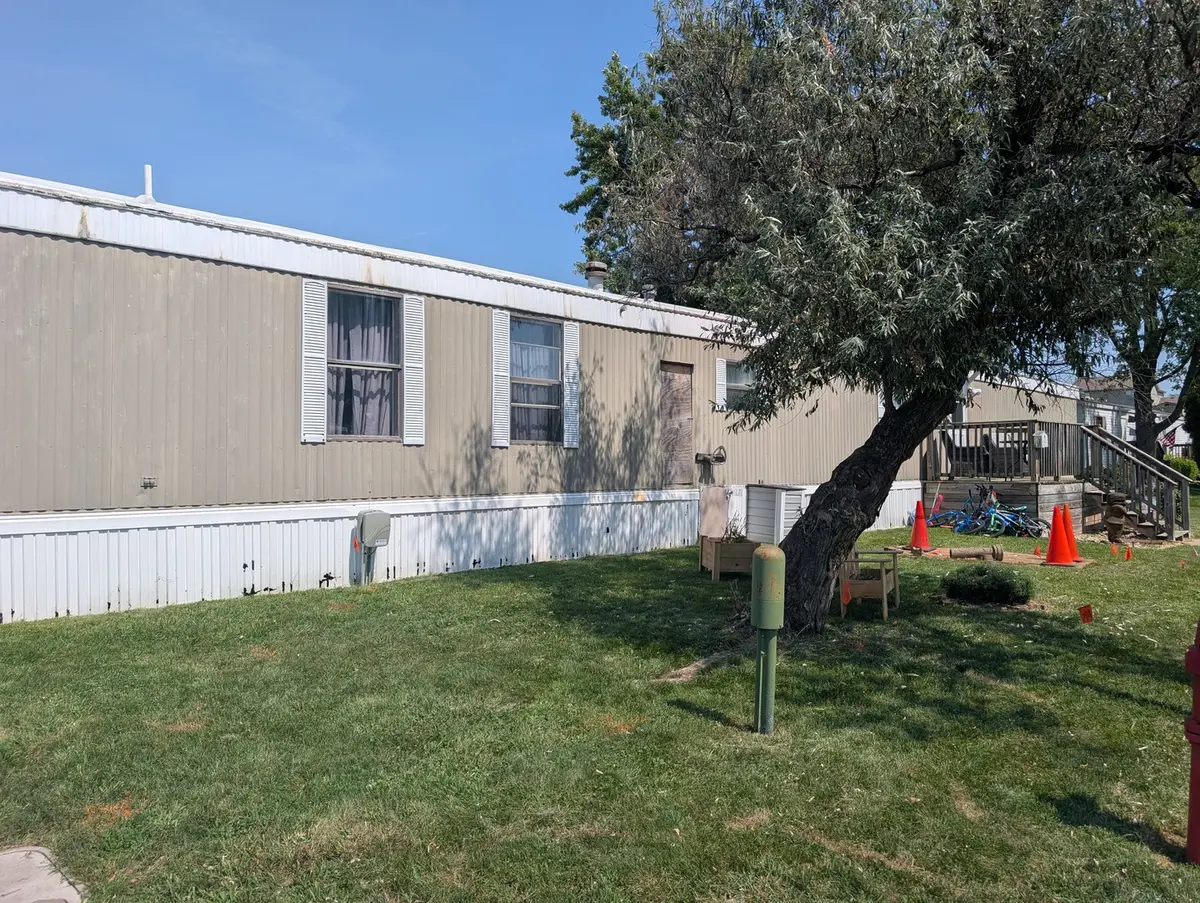 901 Bell Aire ST #38, Marseilles, IL 61341