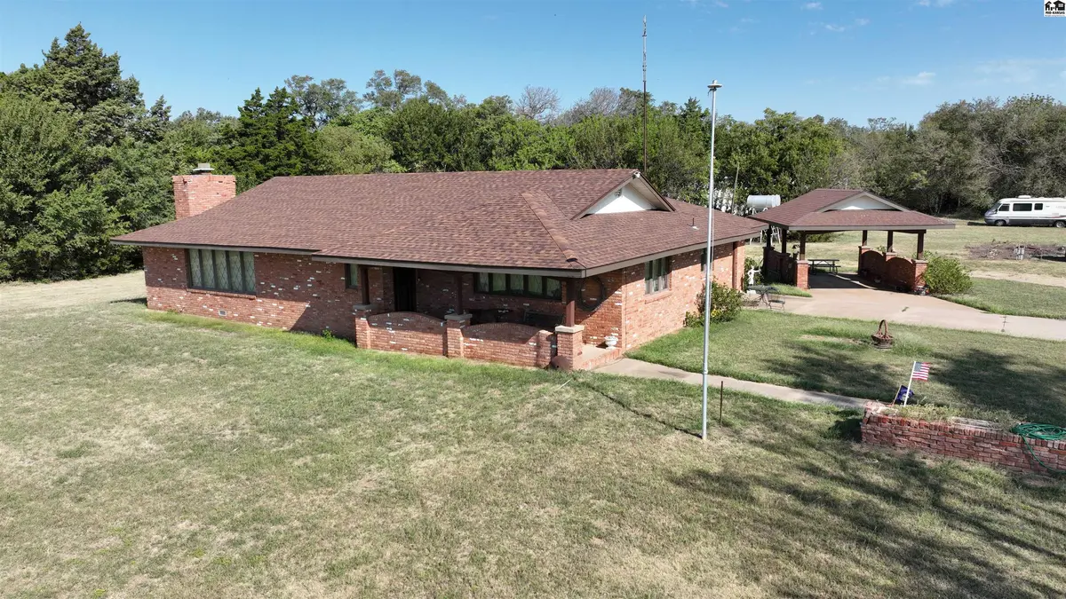 616 W US Hwy 160, Harper, KS 67058