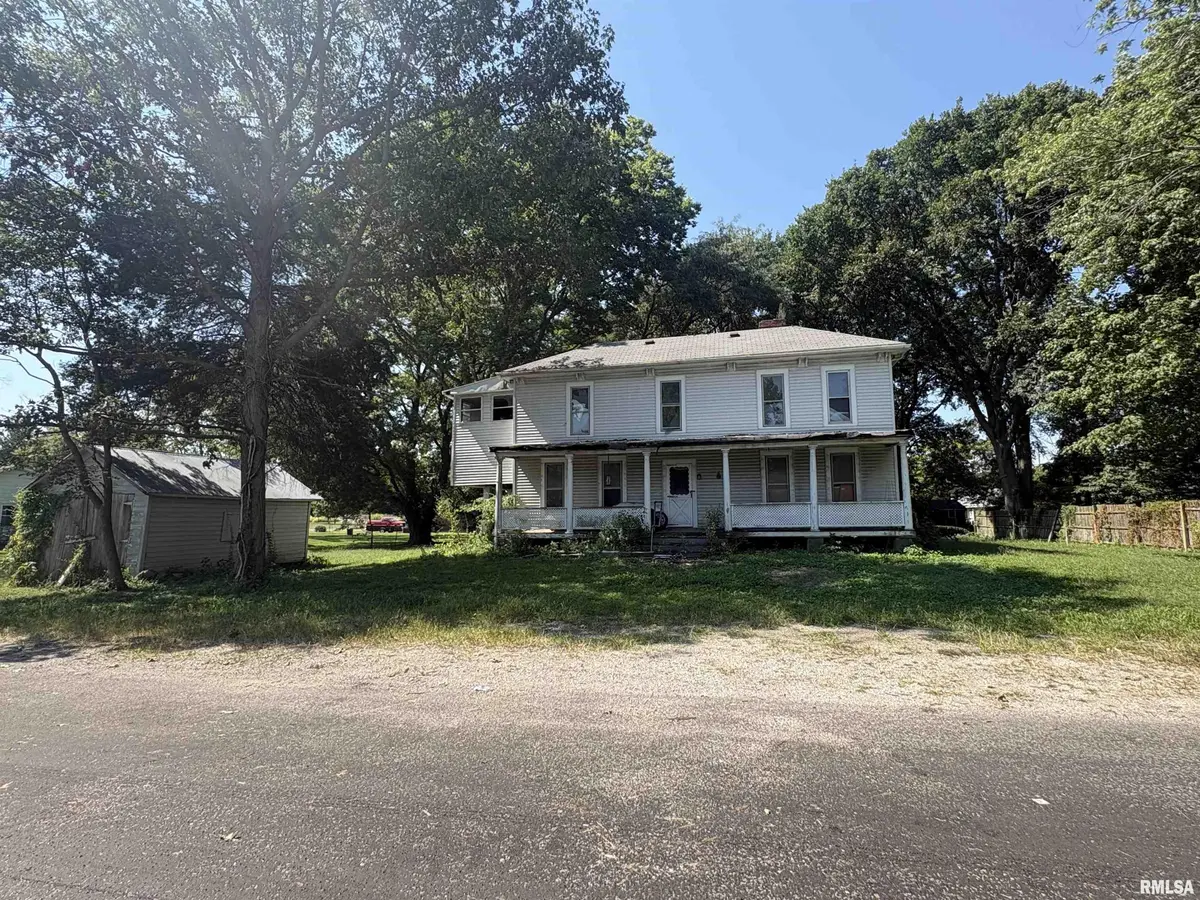 413 S Bogardus ST, Elkhart, IL 62634