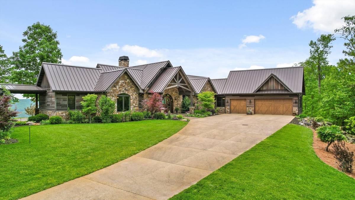 6835 Jasper Highlands Boulevard, Jasper, TN 37347