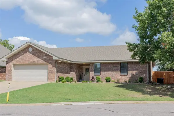 2220 N Village Drive, Bonham, TX 75418