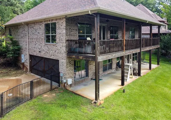5200 Bayshore Drive, Athens, TX 75752