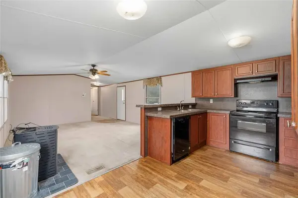 500 N Moreland Street, De Leon, TX 76444