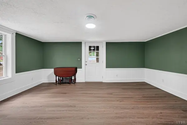 303 Charlotte St, Brookneal, VA 24528