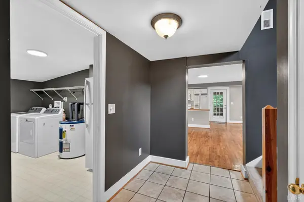 303 Charlotte St, Brookneal, VA 24528