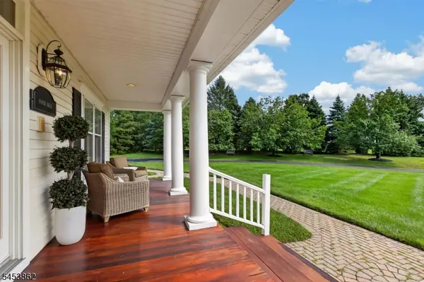 2 Glencree Ln, Clinton Twp., NJ 08833