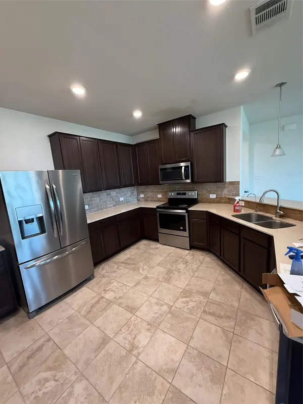 16602 Brogan LN, Pflugerville, TX 78660