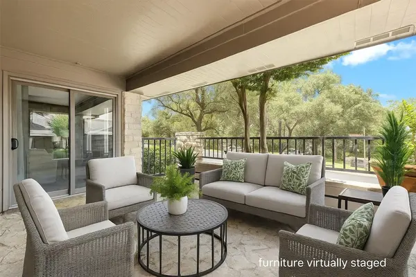103 Birdie DR, The Hills, TX 78738