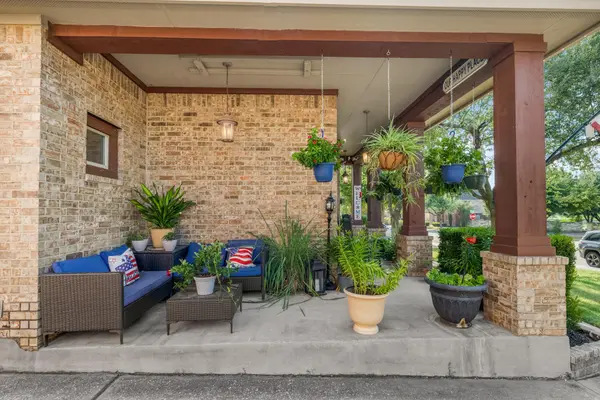 1205 Augusta Bend DR, Hutto, TX 78634