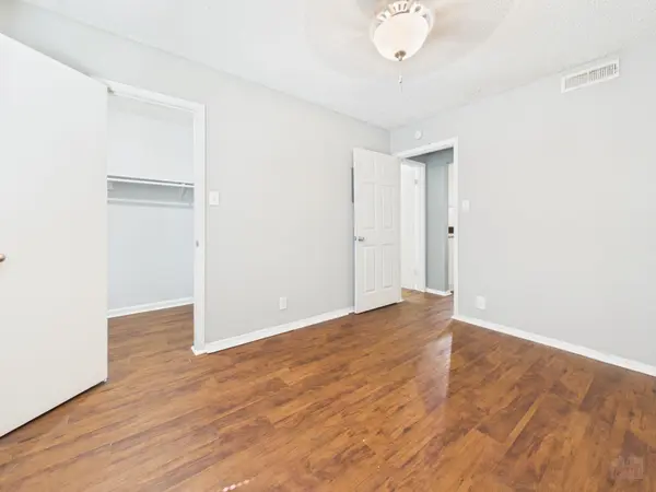 2401 Manor RD #127, Austin, TX 78722